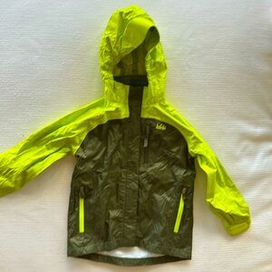 REI Boys Rain Jacket, Green Colorblock, Size XXS (4-5). Great condition!